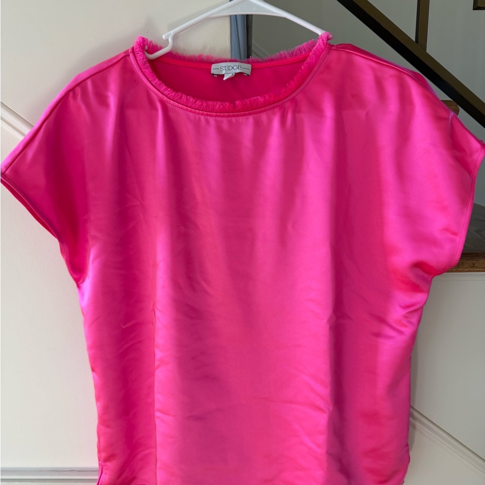 Edge Fuchsia Satin Short Sleeve Top